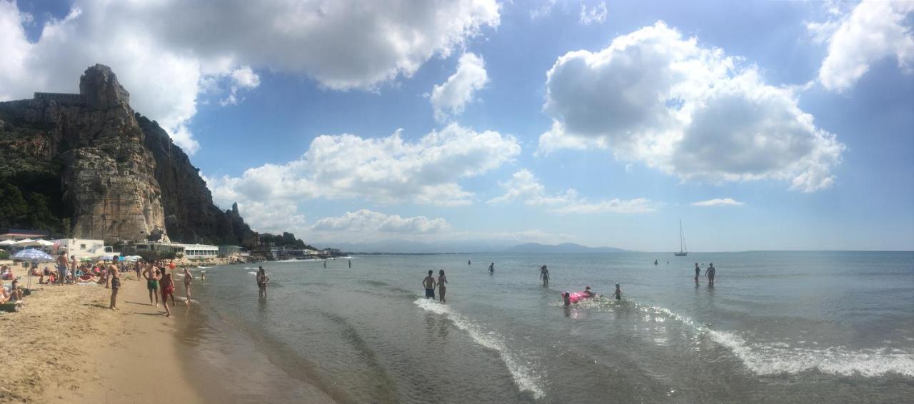 Beach Holiday Villa แตร์ราชินา ภายนอก รูปภาพ