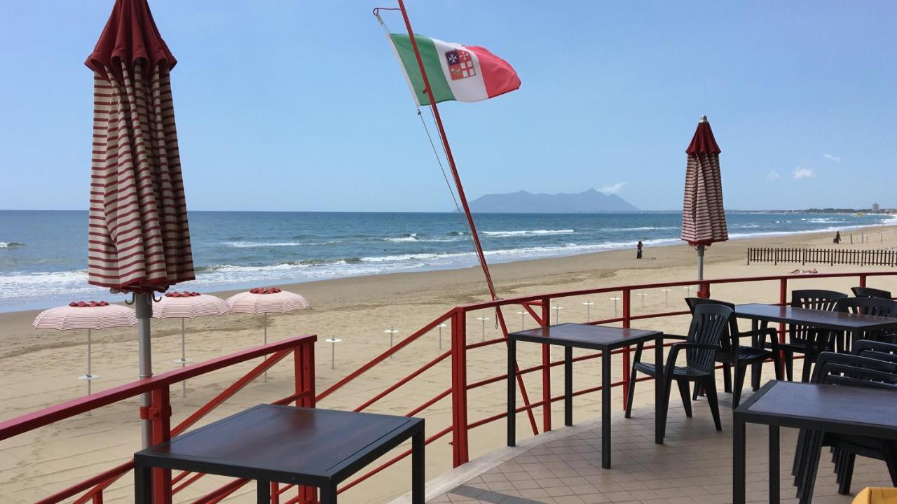 Beach Holiday Villa แตร์ราชินา ภายนอก รูปภาพ