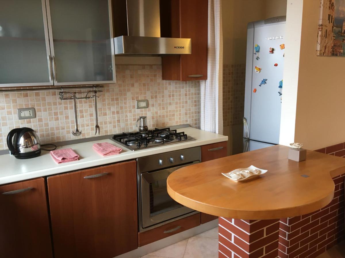 Beach Holiday Villa แตร์ราชินา ภายนอก รูปภาพ