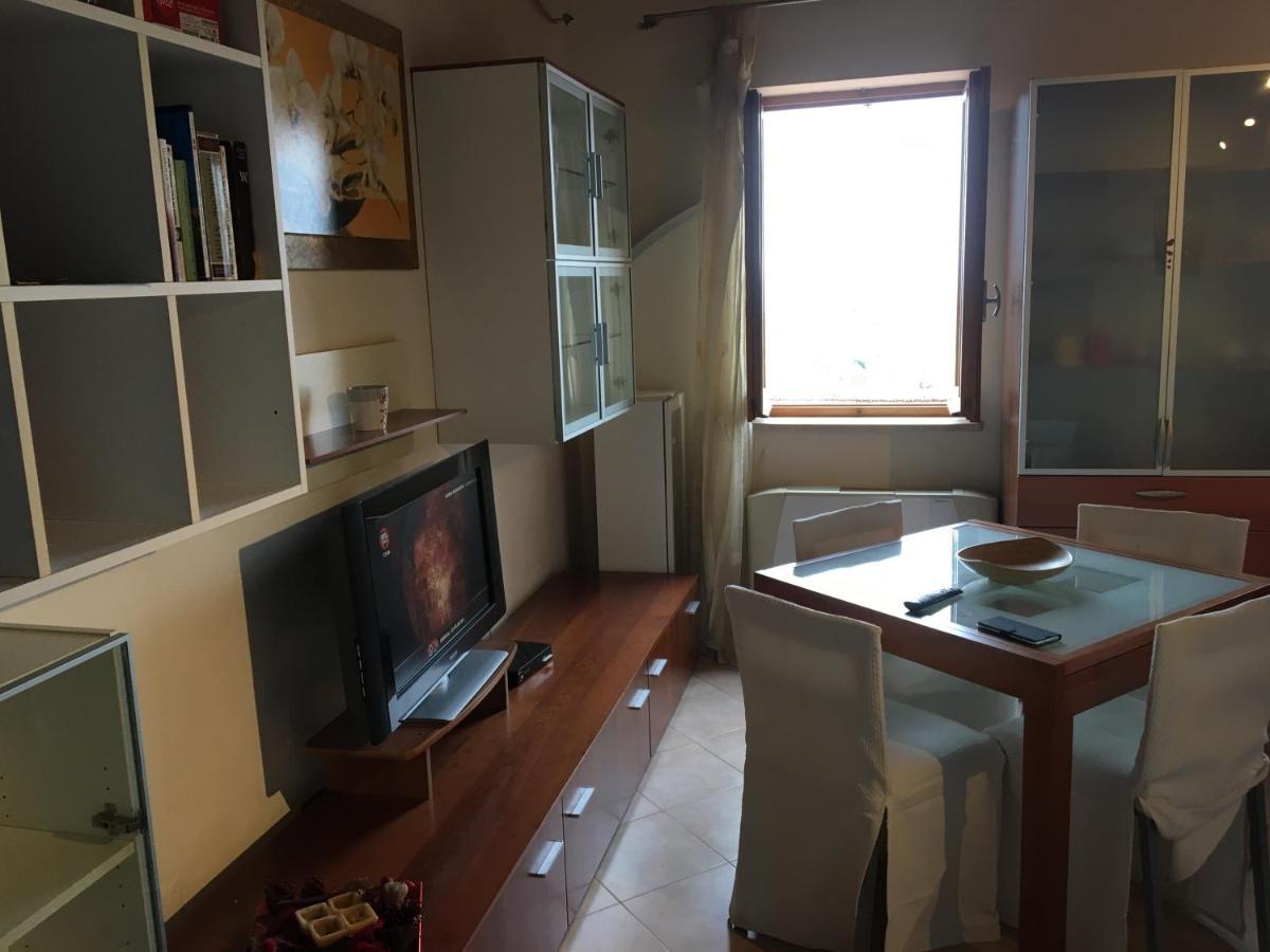 Beach Holiday Villa แตร์ราชินา ภายนอก รูปภาพ