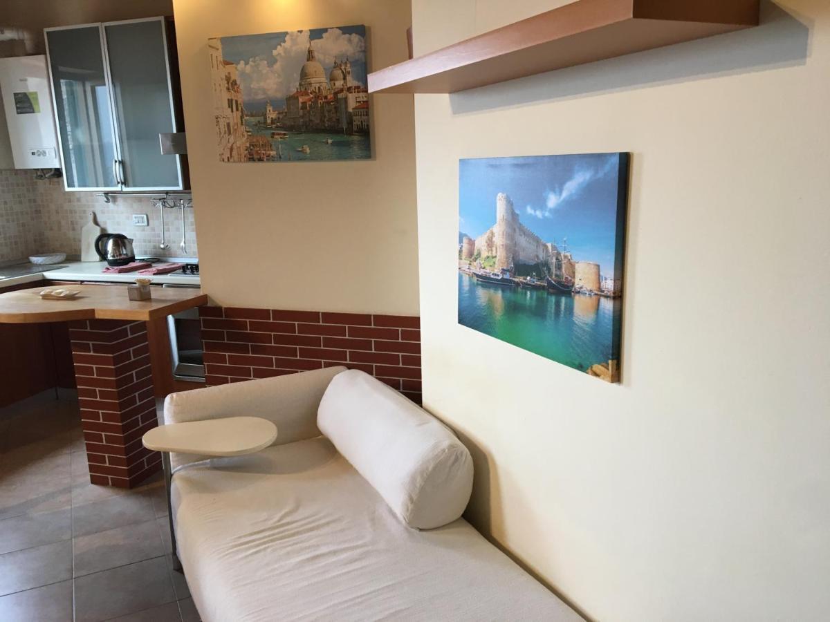 Beach Holiday Villa แตร์ราชินา ภายนอก รูปภาพ
