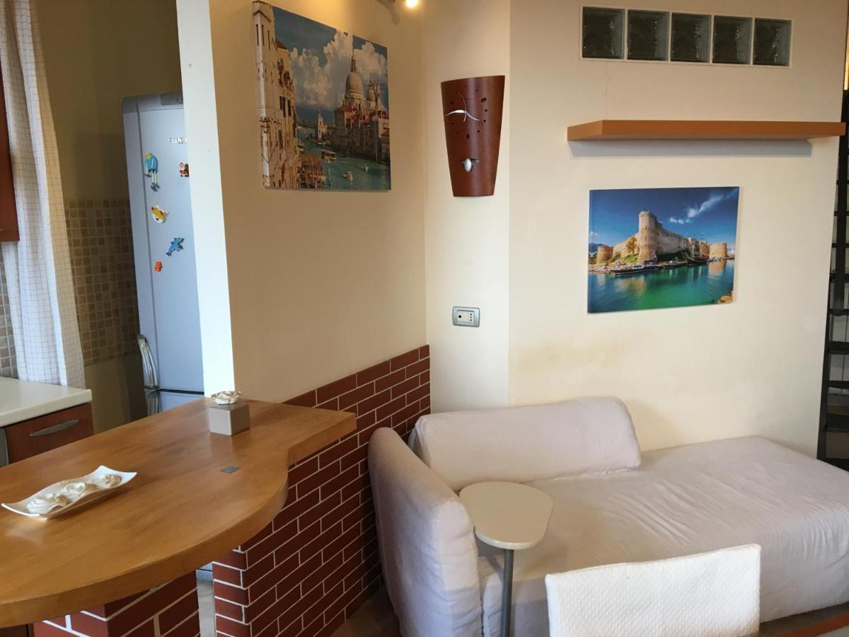 Beach Holiday Villa แตร์ราชินา ภายนอก รูปภาพ